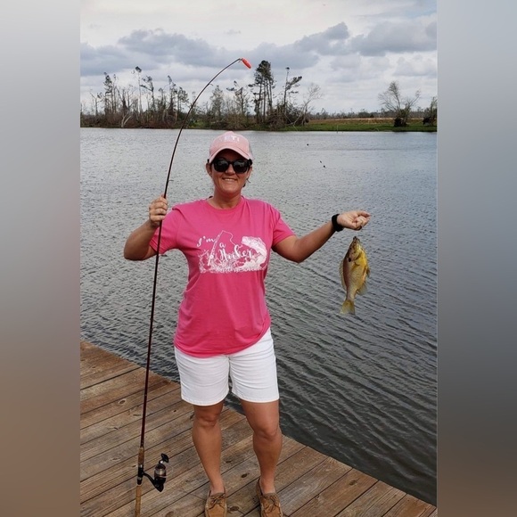 Anvil Womens Size Medium Pink Im A Hooker On The Weekend Fishing Tee Shirt - Picture 1 of 5